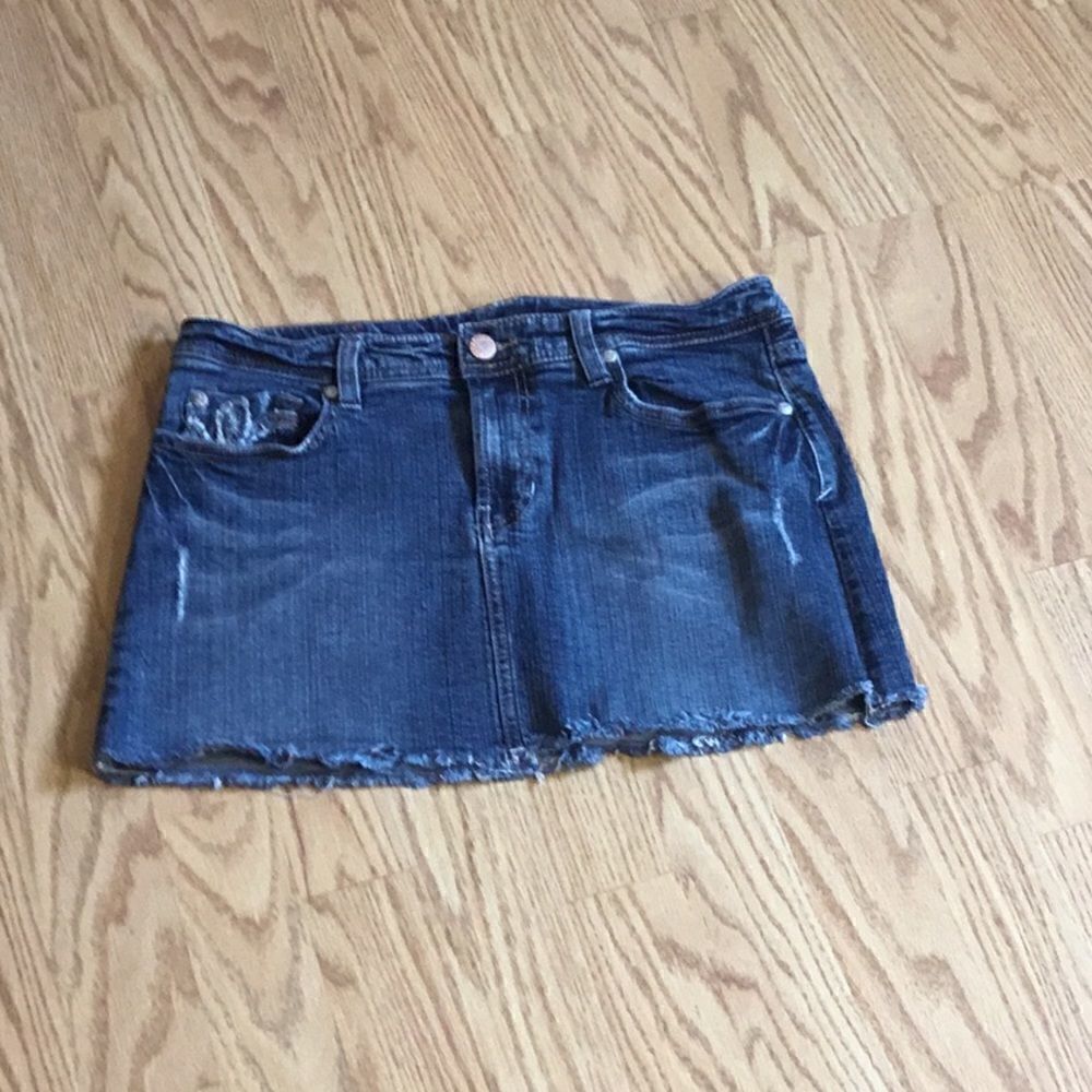 Distressed denim mini skirt by REFUGE a in size 5 JR